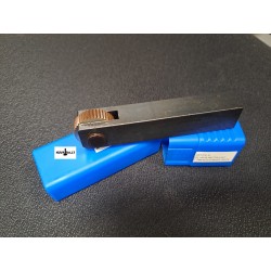 Knurling wheel with holder