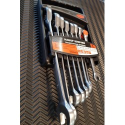 Set of spanners with...
